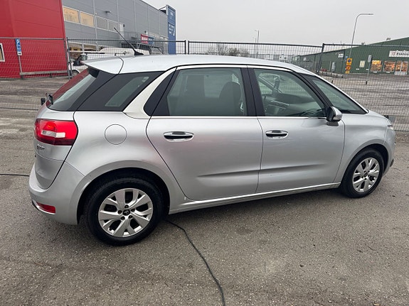 Citroen C4 Picasso 9 of 17