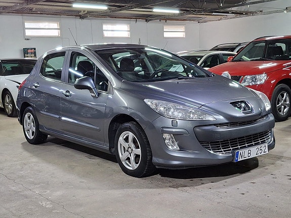 Peugeot 308 2 of 14