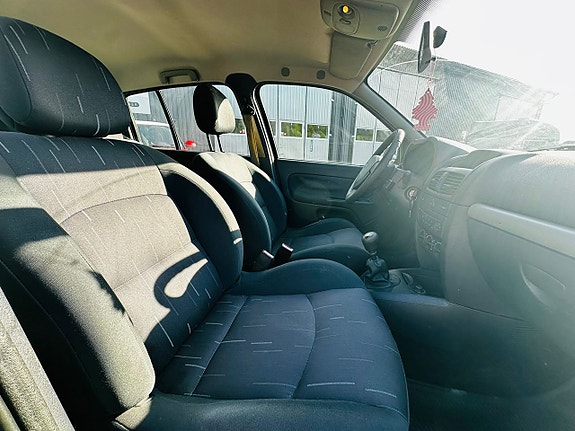 Renault Clio 7 of 8
