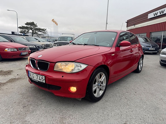 BMW 116i 2 of 5
