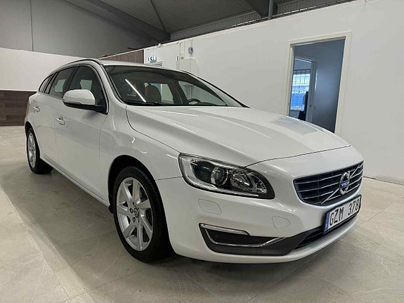 Volvo V60 2 of 18