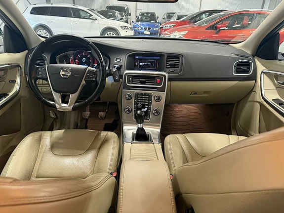 Volvo V60 17 of 18