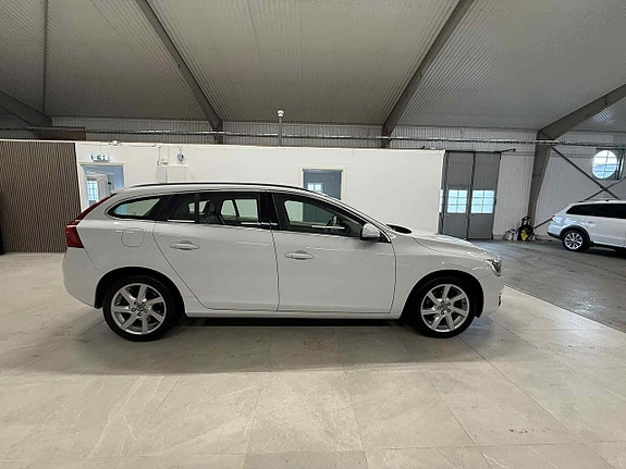 Volvo V60 5 of 18