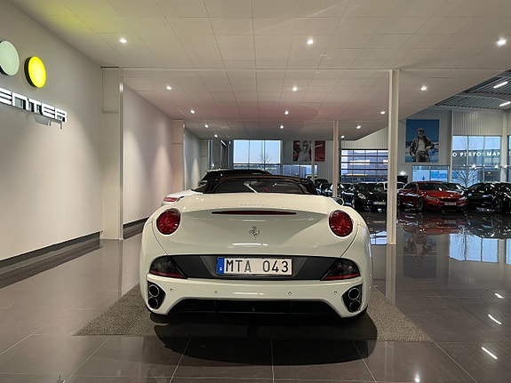 Ferrari California 30 9 of 18