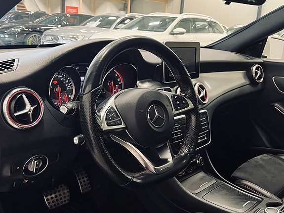 Mercedes-Benz CLA220 d 16 of 19