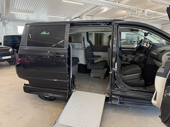Dodge Grand Caravan 7 of 20