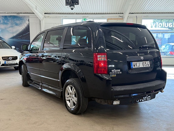 Dodge Grand Caravan 2 of 20
