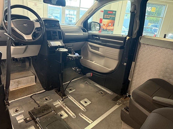 Dodge Grand Caravan 18 of 20