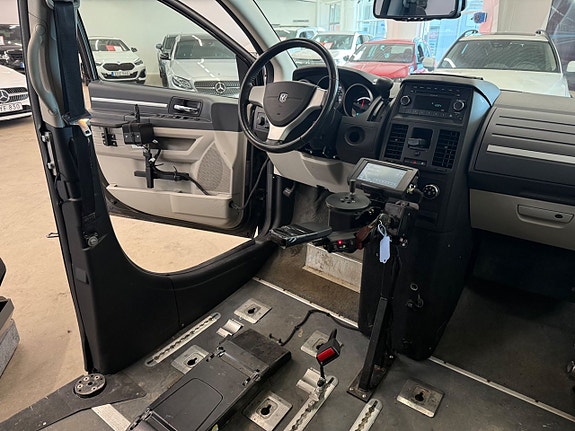Dodge Grand Caravan 19 of 20