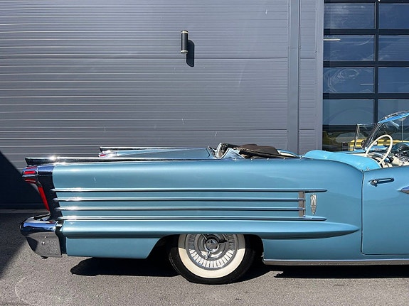 Oldsmobile Ninety-Eight 10 of 25