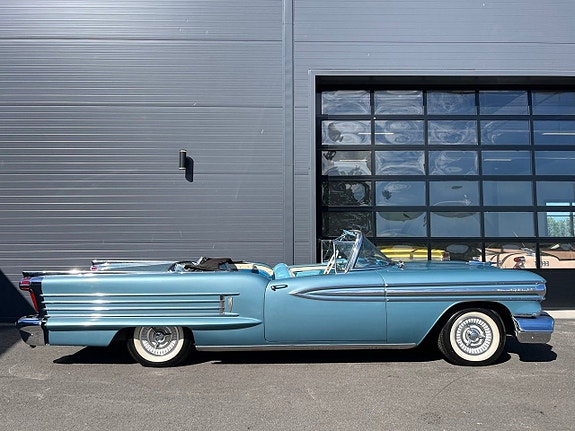 Oldsmobile Ninety Eight 5 of 5