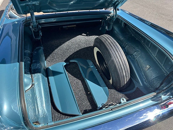 Oldsmobile Ninety-Eight 21 of 25