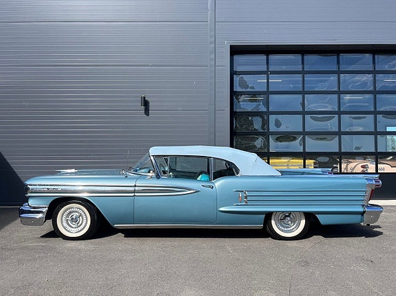 Oldsmobile Ninety-Eight 12 of 25