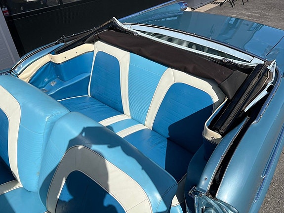 Oldsmobile Ninety-Eight 20 of 25