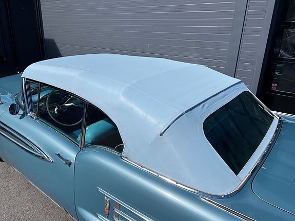 Oldsmobile Ninety-Eight 14 of 25