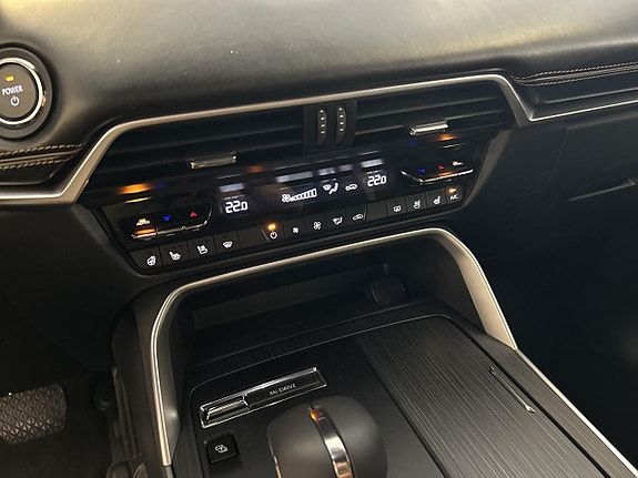 Mazda CX-60 8 of 9