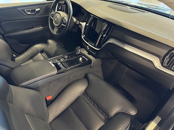 Volvo V60 10 of 26
