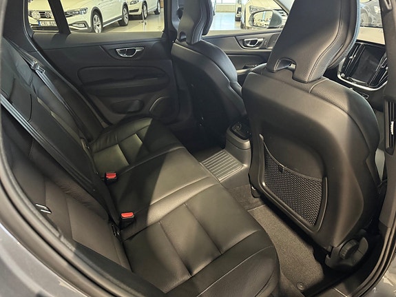 Volvo V60 11 of 26