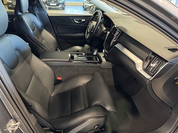 Volvo V60 12 of 26