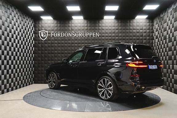BMW X7 5 of 5