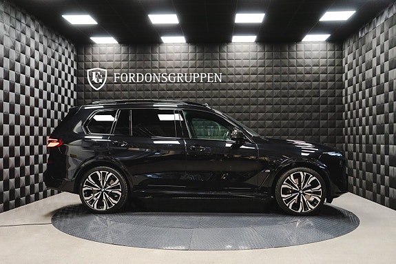 BMW X7 11 of 27