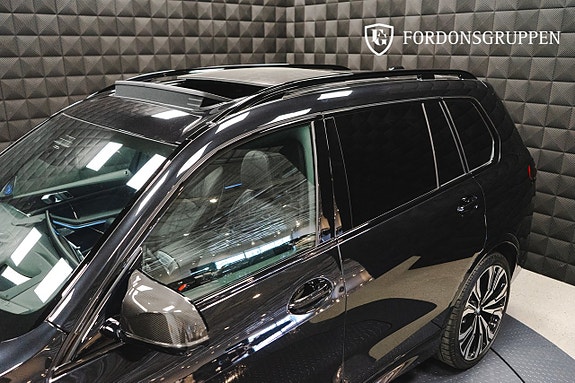 BMW X7 3 of 5