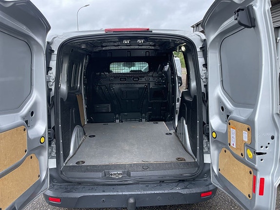 Ford Transit Connect 6 of 9