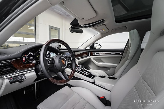 Porsche Panamera 4 5 of 5