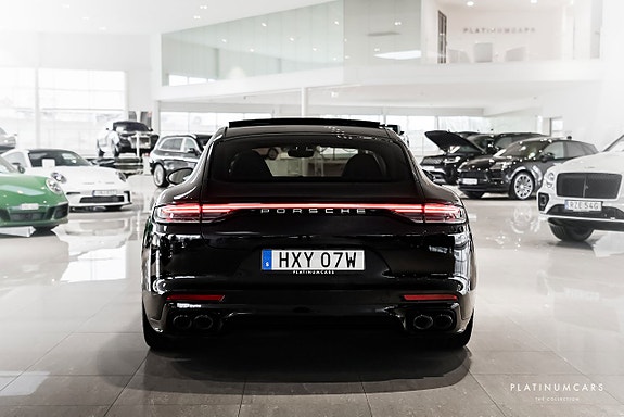 Porsche Panamera 4 4 of 5