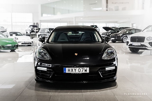 Porsche Panamera 4 3 of 5