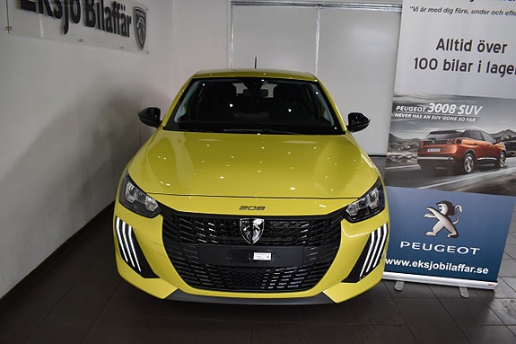 Peugeot 208 2 of 5