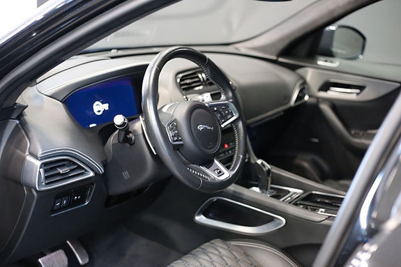 Jaguar F-PACE 14 of 30