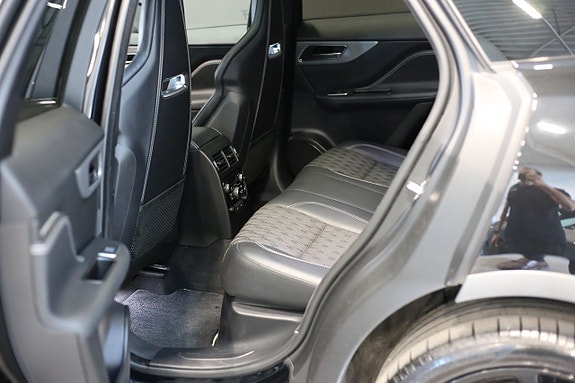 Jaguar F-PACE 17 of 30