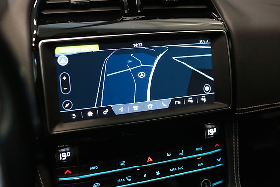 Jaguar F-PACE 22 of 30
