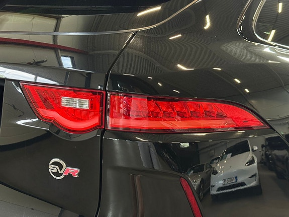 Jaguar F-PACE 13 of 30