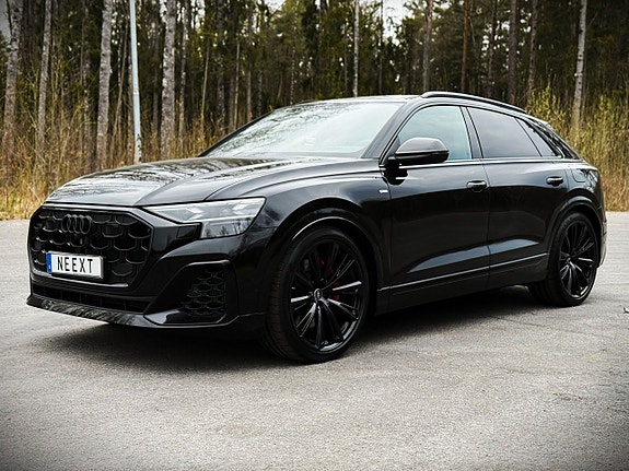 Audi Q8 2 of 5