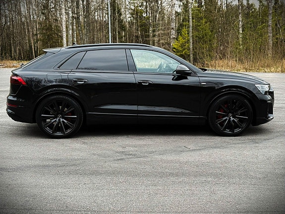 Audi Q8 7 of 26