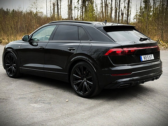 Audi Q8 4 of 5