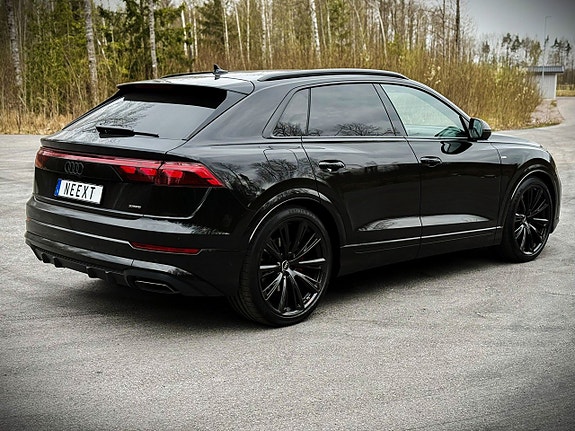 Audi Q8 6 of 26
