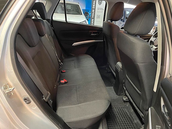 Suzuki SX4 S-Cross 8 of 12