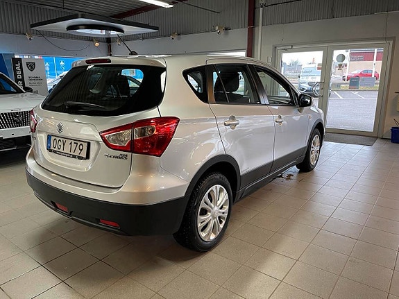 Suzuki SX4 S-Cross 2 of 5