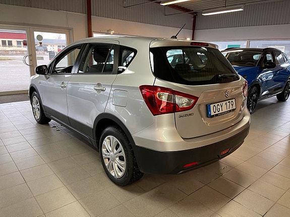 Suzuki SX4 S-Cross 4 of 5