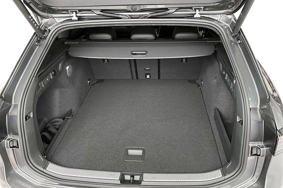 Volkswagen Passat 8 of 13