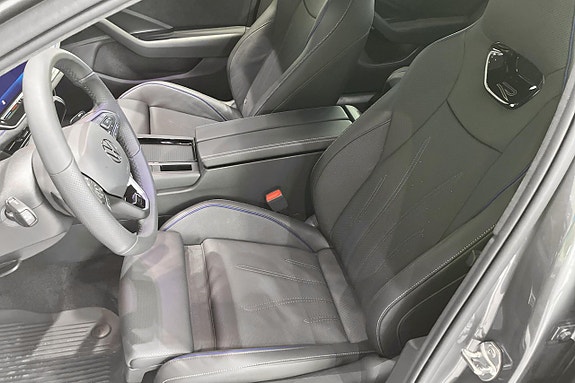 Volkswagen Passat 9 of 13