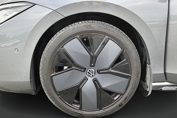 Volkswagen Passat 6 of 19
