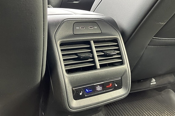 Volkswagen Passat 15 of 19