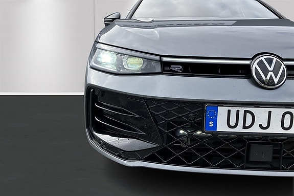 Volkswagen Passat 4 of 19