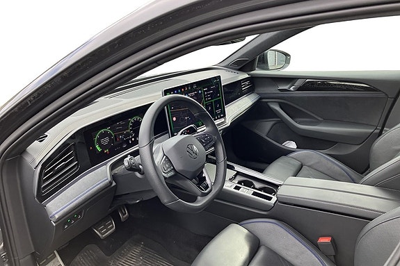 Volkswagen Passat 7 of 19