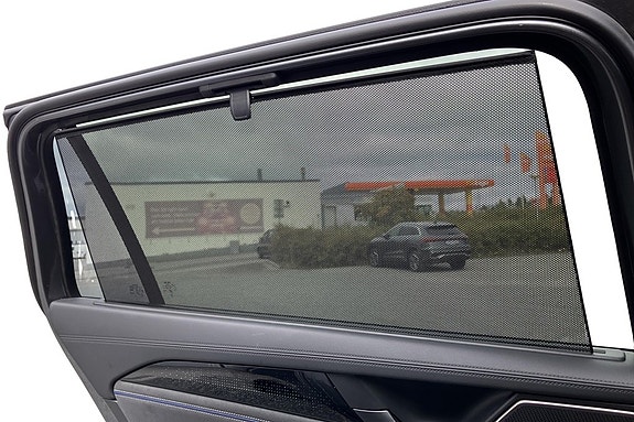 Volkswagen Passat 17 of 19