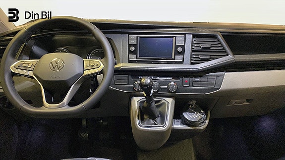 Volkswagen Transporter 10 of 15